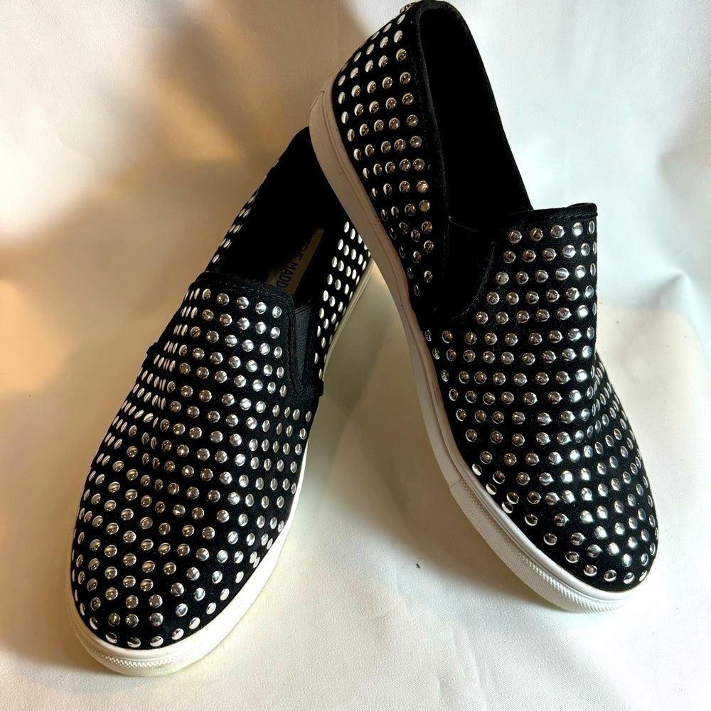 STEVE MADDEN Sz 9.5 Zach Loafer Slip On Studded Round Toe Rubber Soles Sneakers